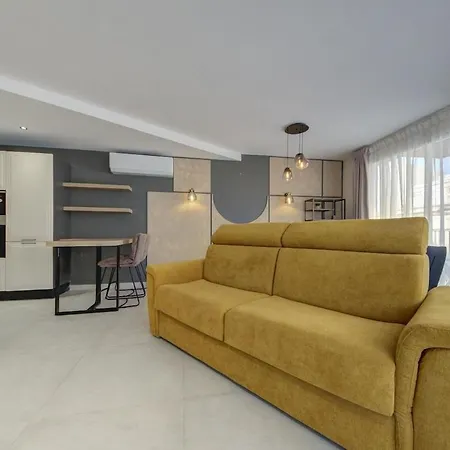 Lägenhet Sea View Gem In The Heart Of Sliema