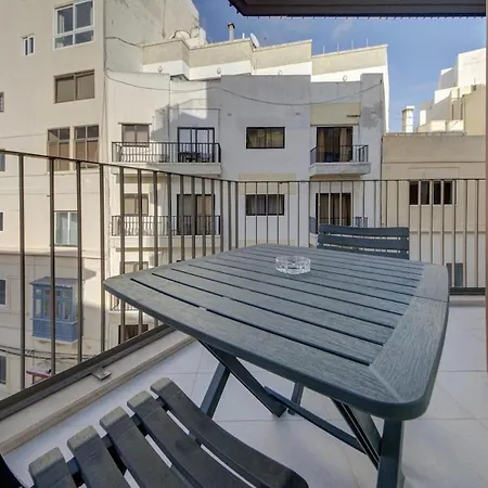 Sea View Gem In The Heart Of Lägenhet Sliema