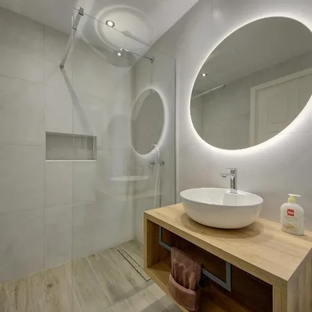 Апартаменты Sea View Gem In The Heart Of Слима