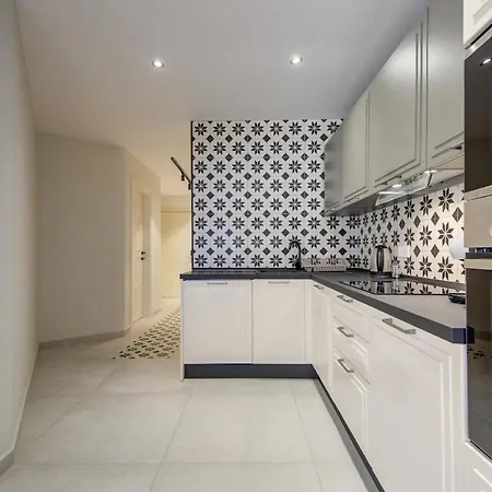 Sea View Gem In The Heart Of Sliema