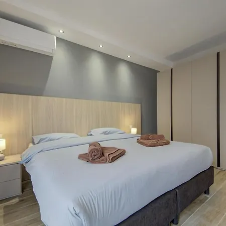 Lägenhet Sea View Gem In The Heart Of Sliema